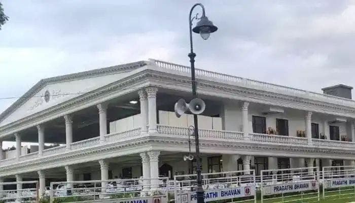 ప్రజా భవన్‌లో దరఖాస్తుల వెల్లువ