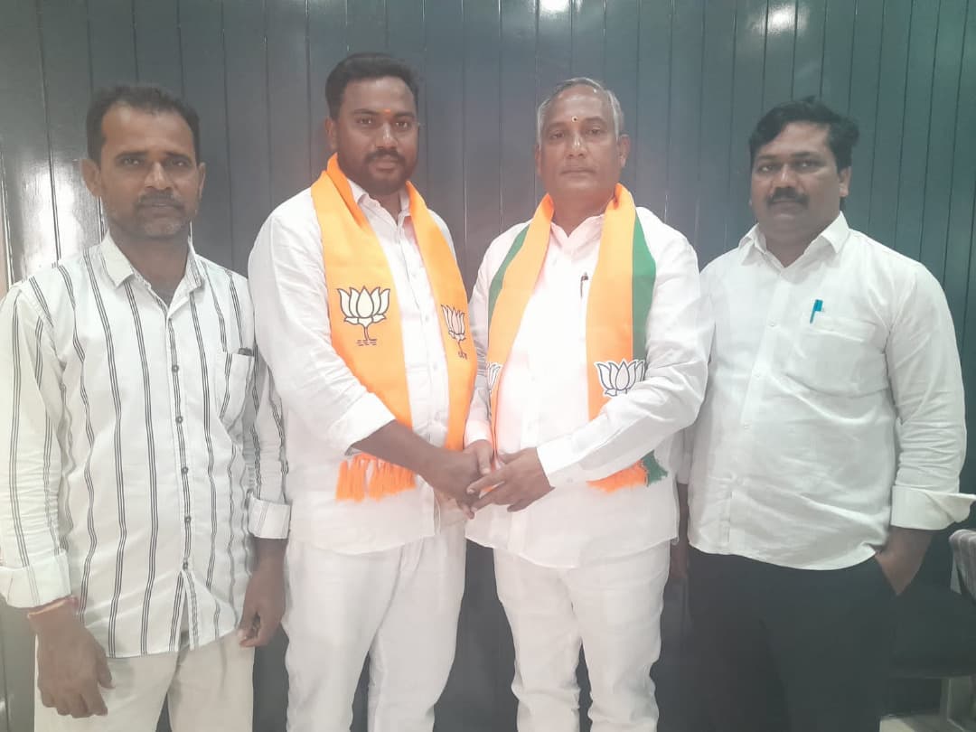 జనసేనకు రాజీనామా చేసి బీజేపీలో చేరిన రవి రాథోడ్