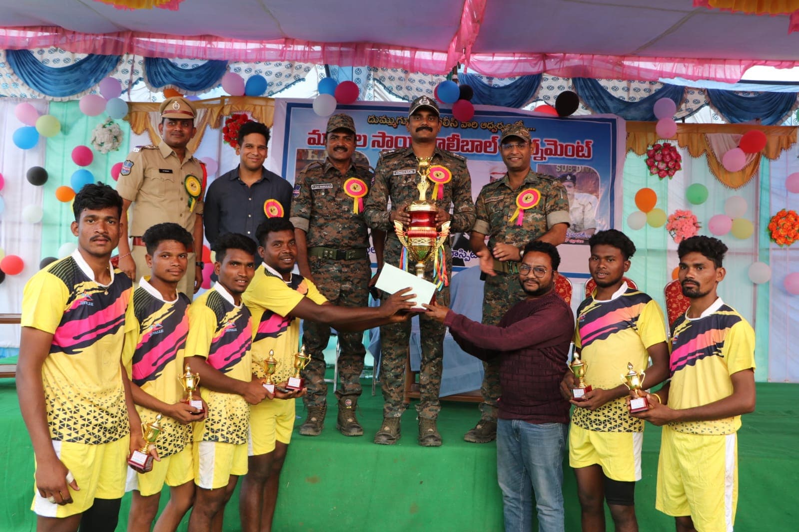 యువత చదువుతో పాటు క్రీడల్లోనూ రాణించాలి