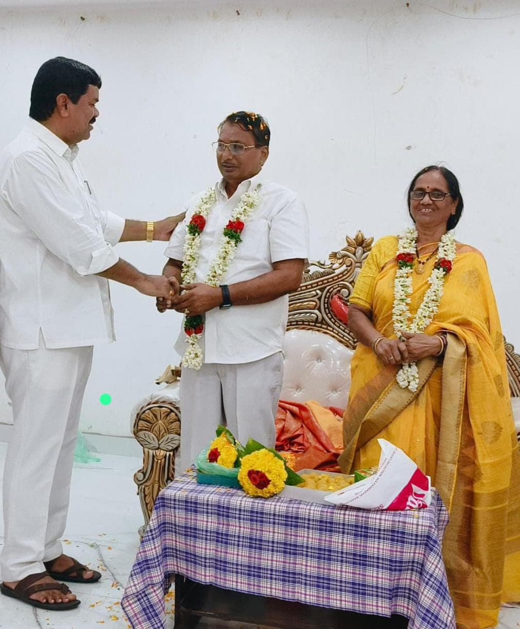 వివాహ వార్షికోత్సవ వేడుకలో పాల్గొన్న ఎమ్మెల్యే పాయం