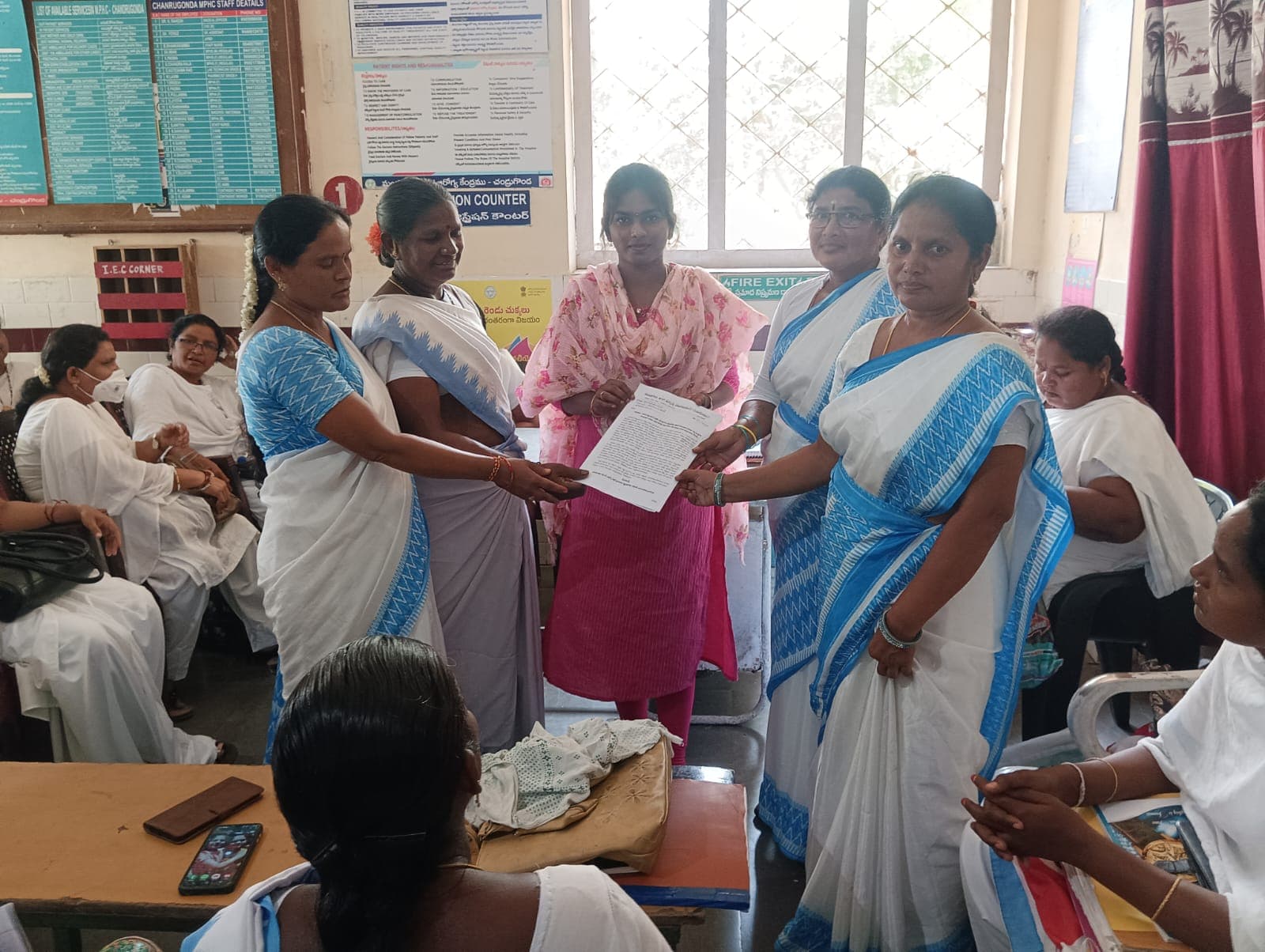 ఆశా వర్కర్లకు నష్టం కలిగించే పరీక్ష నిర్ణయాన్ని రాష్ట్ర ప్రభుత్వం ఉపసహరించుకోవాలి