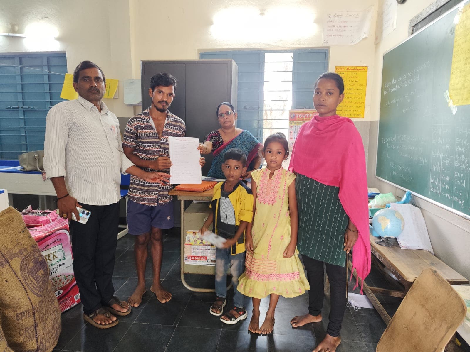బడిబాట కార్యక్రమంలో ఉపాధ్యాయుల ఇంటింటి సర్వే