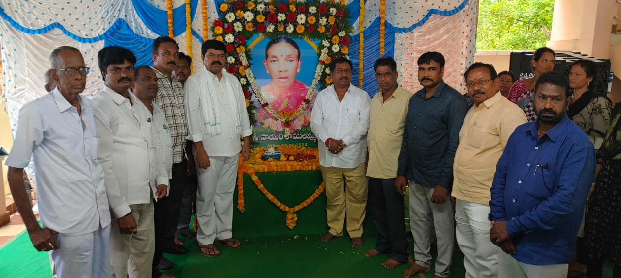 పాయం వెంకటేశ్వర్లును పరామర్శించిన మాజీ ఎమ్మెల్యే తాటి వెంకటేశ్వర్లు