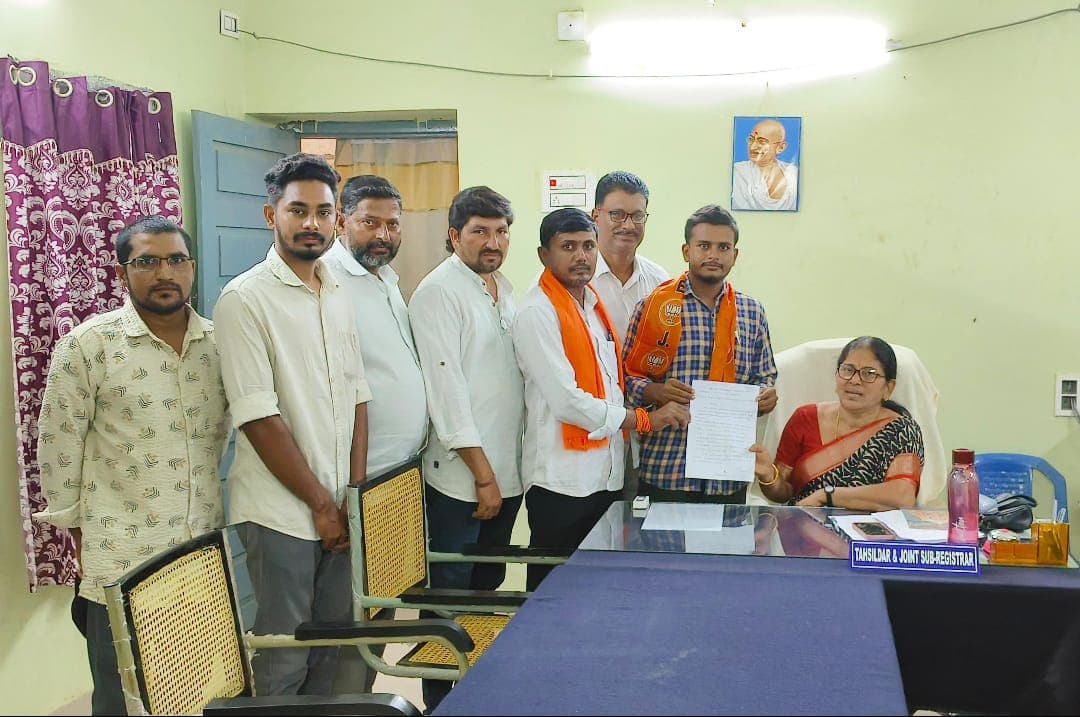 నిరుద్యోగుల సమస్యలను ప్రభుత్వం వెంటనే పరిష్కరించాలి