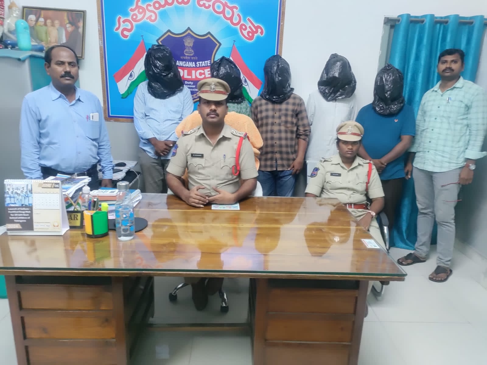 ఐదుగురు నకిలీ విలేఖరులను అరెస్టు చేసిన కొత్తగూడెం వన్ టౌన్ పోలీసులు