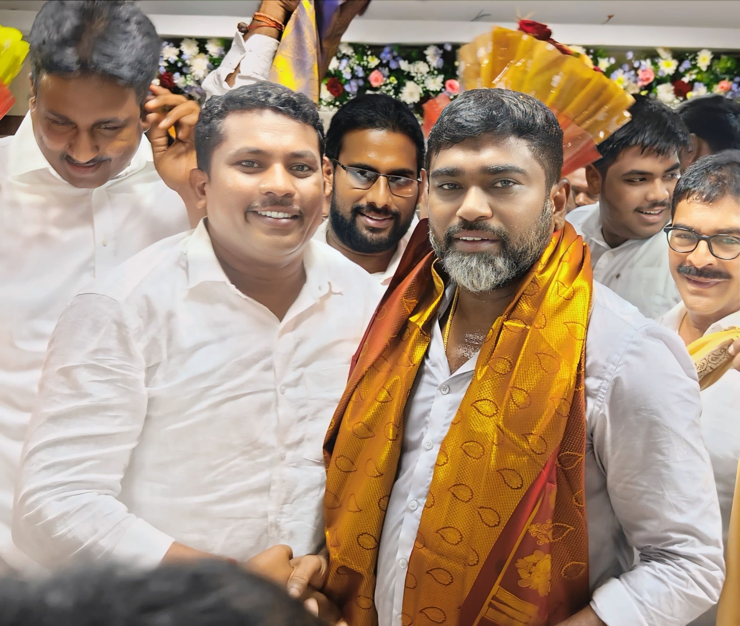 మువ్వాకు శుభాకాంక్షలు తెలిపిన బట్టా విజయ్ గాంధీ