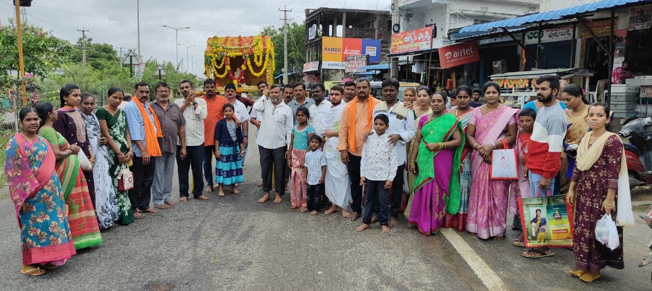మండలంలో ఘనంగా గురు పౌర్ణమి సంబరాలు
