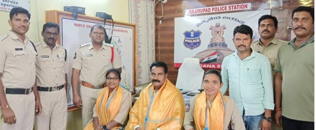 బదిలీపై వెళ్తున్న సిబ్బందిని సన్మానించిన జూలూరుపాడు ఎస్సై బాదావత్ రవి