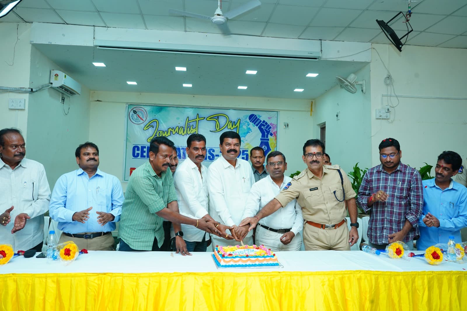 జర్నలిస్టుల సంక్షేమం కొరకు ప్రభుత్వం కట్టుబడి ఉన్నది..