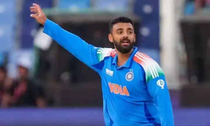 ఐసీసీ ఓడీఐ ర్యాంకింగ్స్ లో 143 మంది బౌలర్లను వెనక్కు నెట్టిన వరుణ్ చక్రవర్తి