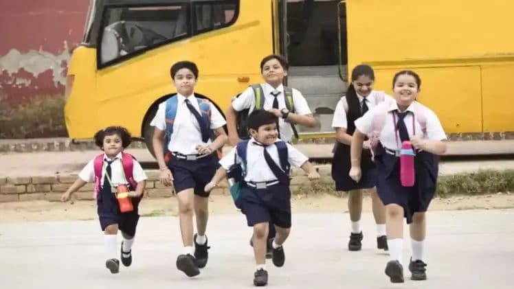వరుసగా మూడు రోజులు స్కూల్స్ కు సెలవులు..!