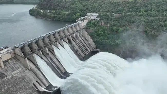 శ్రీశైలం జలాశయానికి పెరిగిన వరద