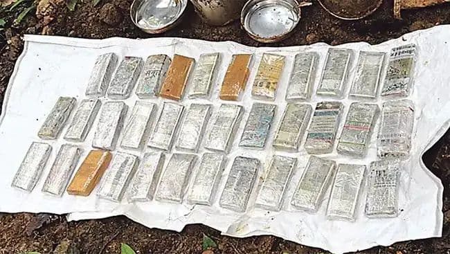 అడవిలో రూ.35 లక్షల నగదు.. గుర్తించిన పోలీసులు