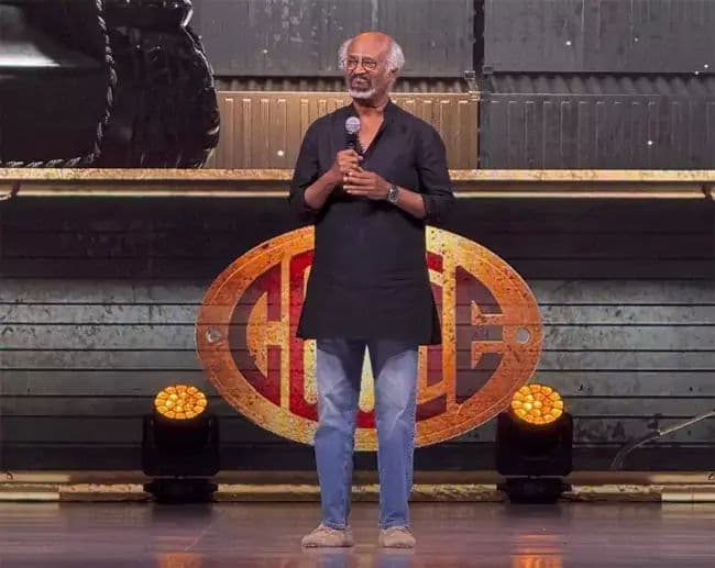 నన్ను పిలిచి లగేజ్ మోయమన్నాడు..